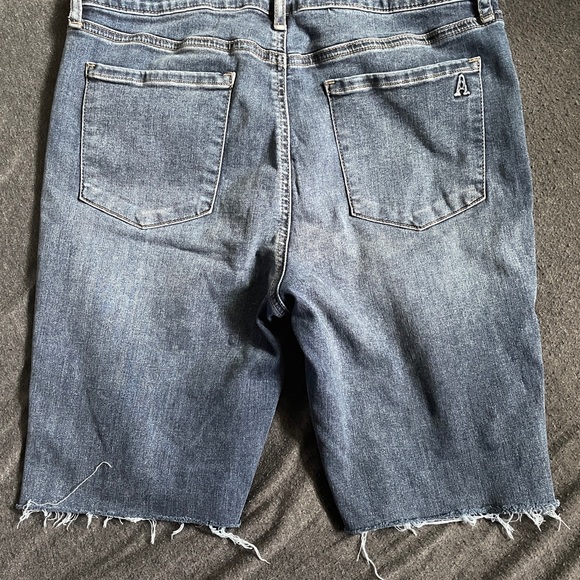 ARTICLES OF SOCIETY shorts size 30 - Picture 2 of 6